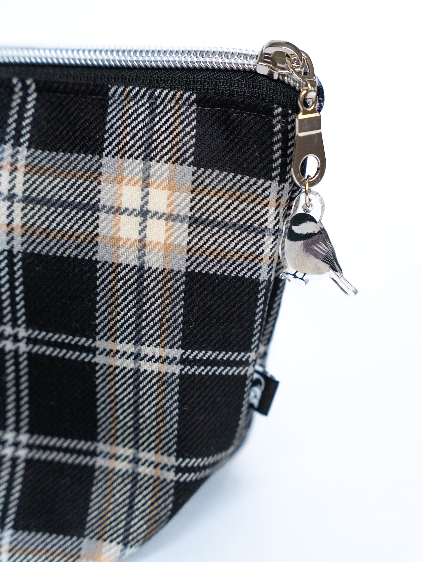 Black Capped Chickadee Tartan Travel Bag